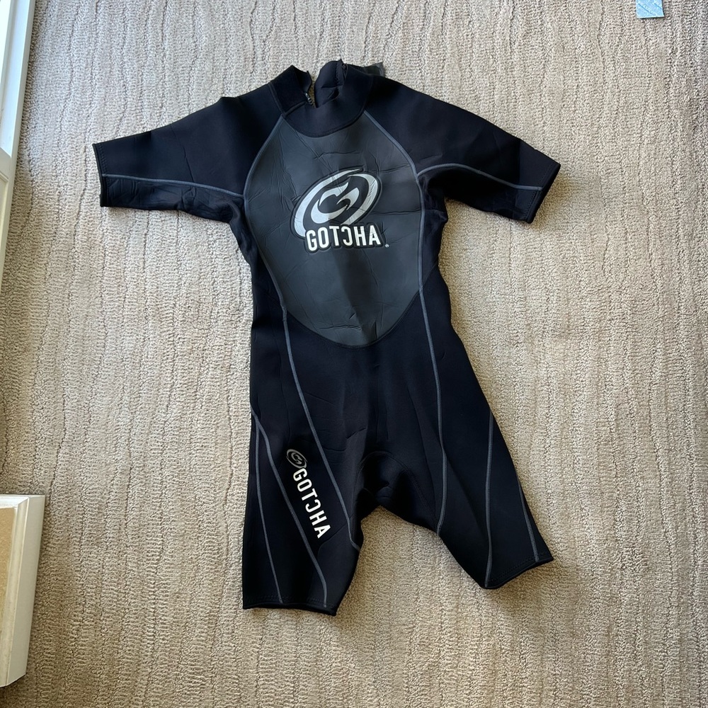 Men’s wetsuit size M brand new “Gotcha”